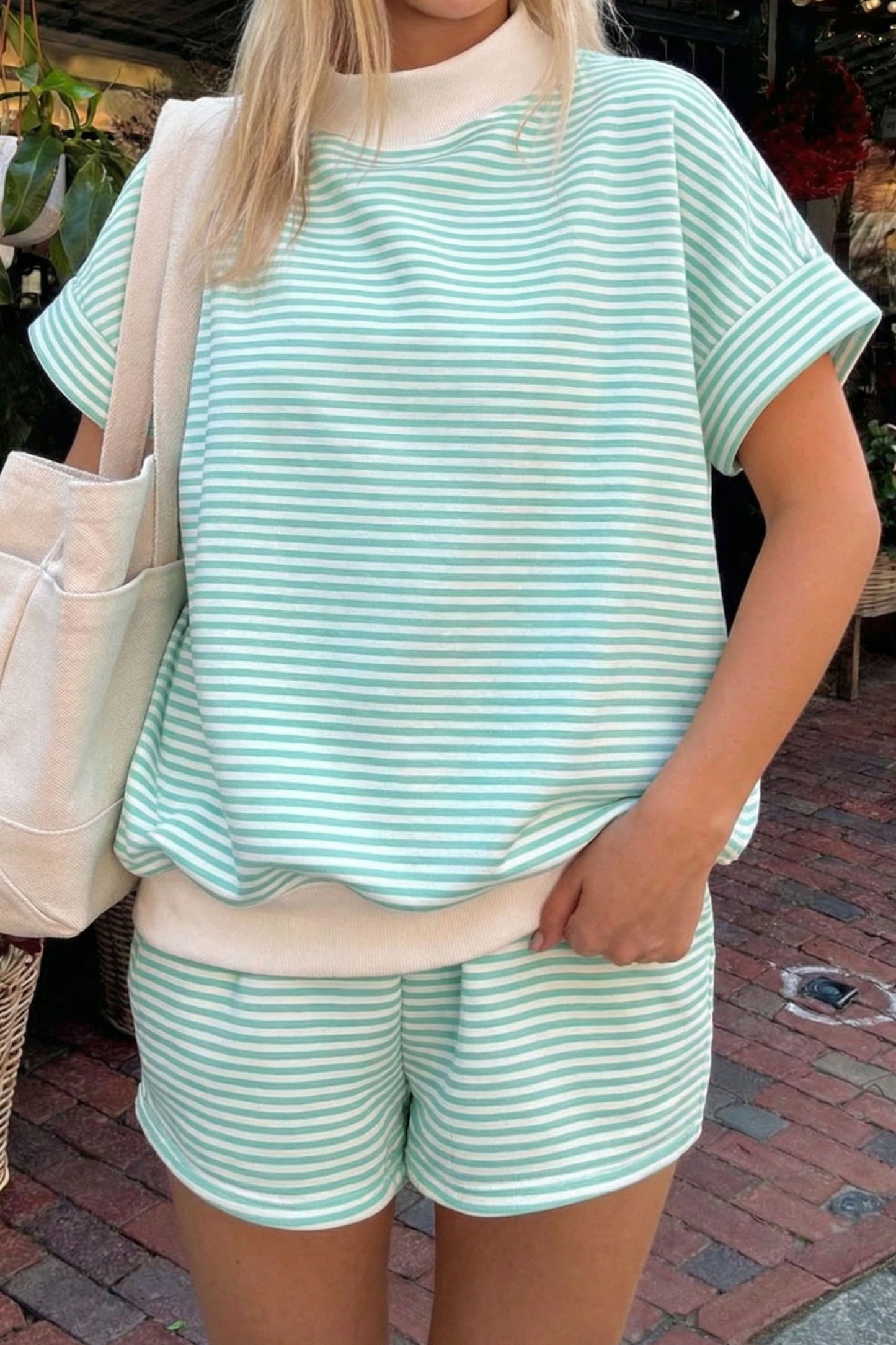 Stripe Cuffed Sleeve Contrast Mock Neck Tee Casual 2pcs Short Set